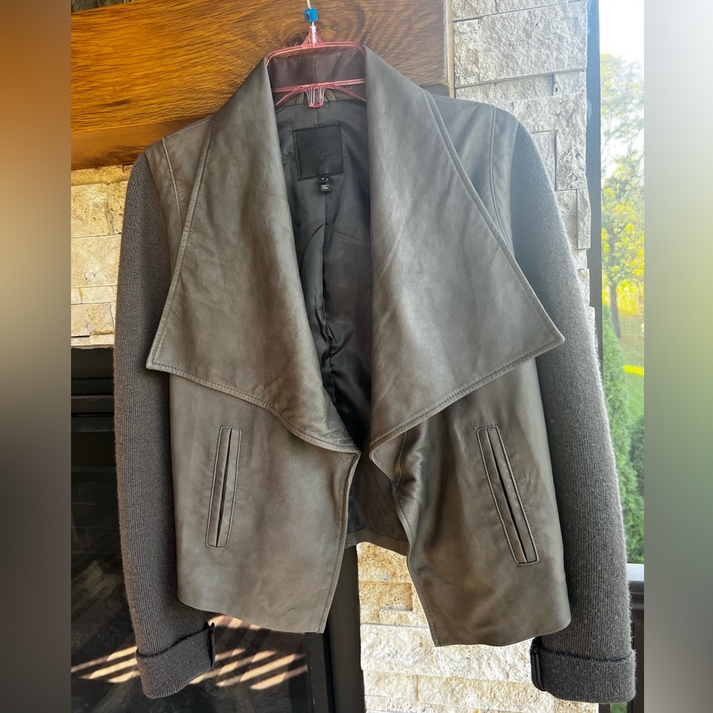 🟢 𝓙𝓸𝓲𝓮 🟢 Leather Jacket